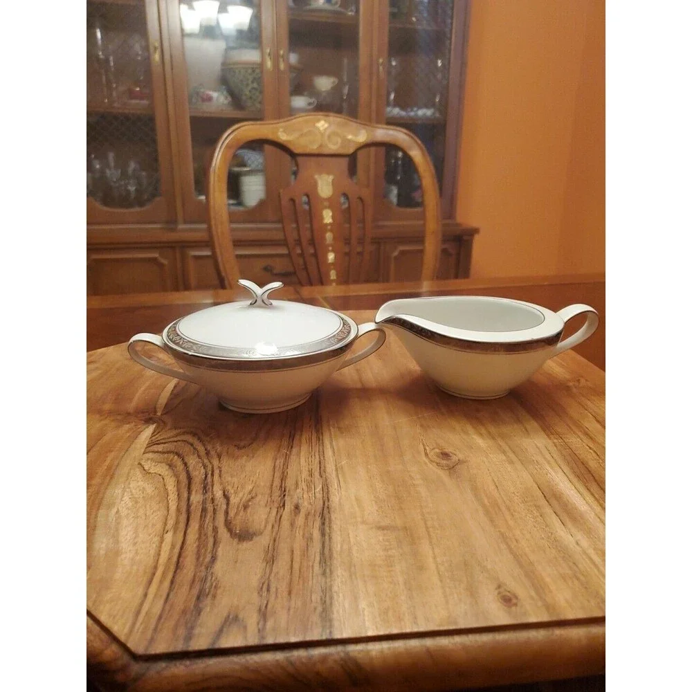 Noritake Silvester 6340 Creamer & Sugar Bowl with Lid Set